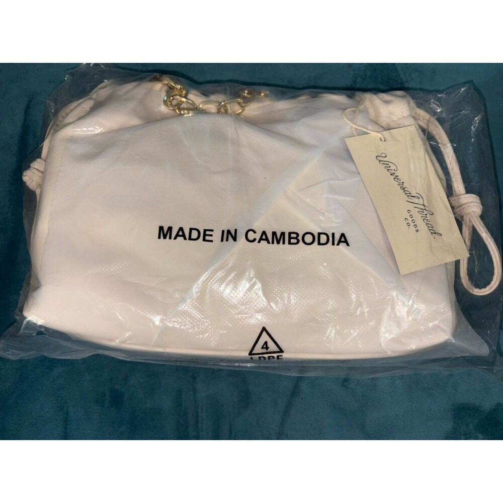 Universal Thread White Shoulder Bag Gold Chain Detachable Strap Women’s